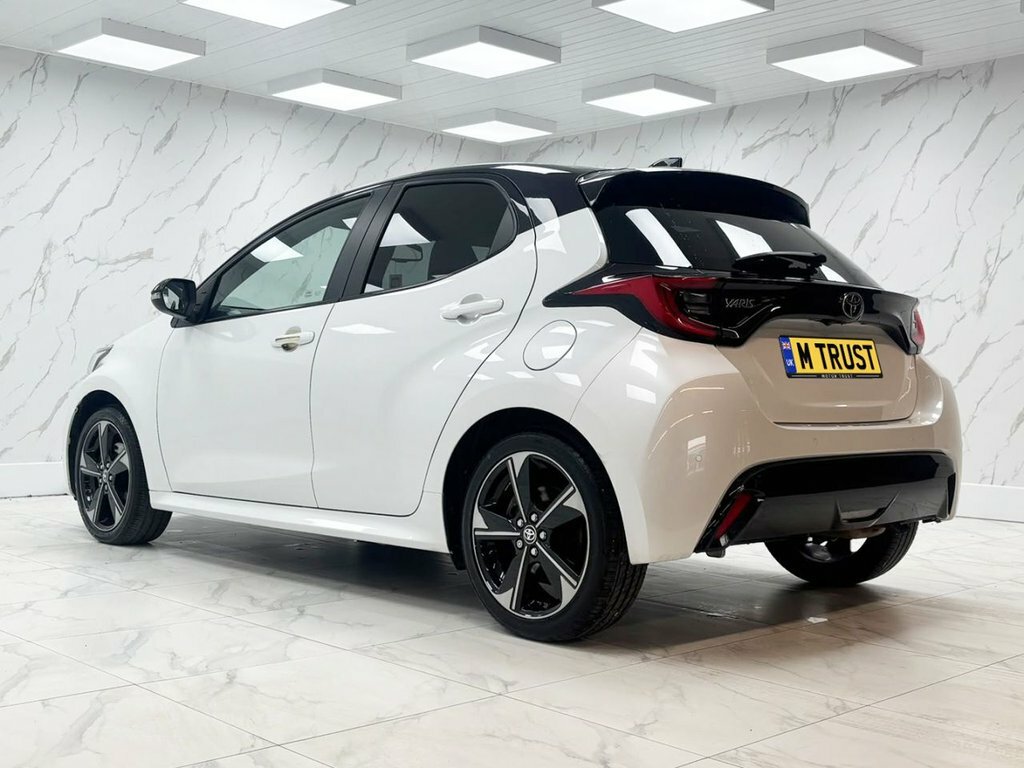 Toyota Yaris 1.5L Premiere Edition LR24HGM White #6