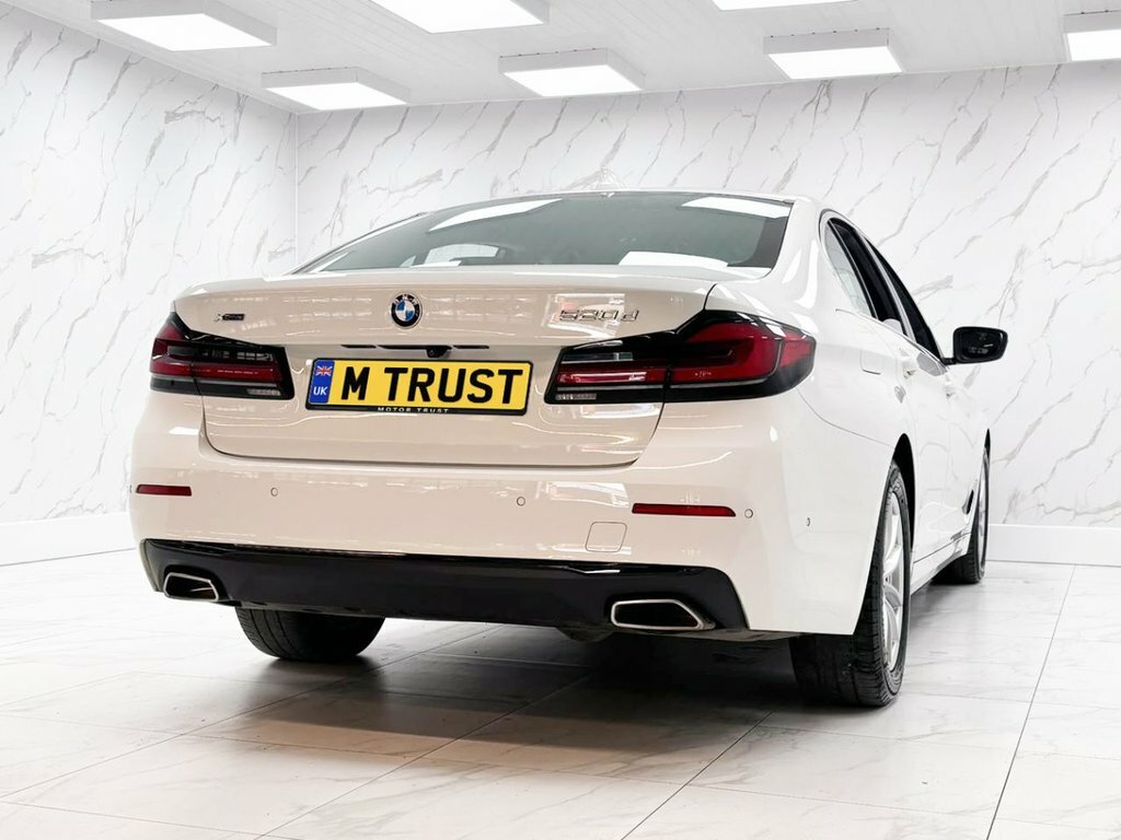 BMW 5 Series 2L Se HJ22RKN White #5