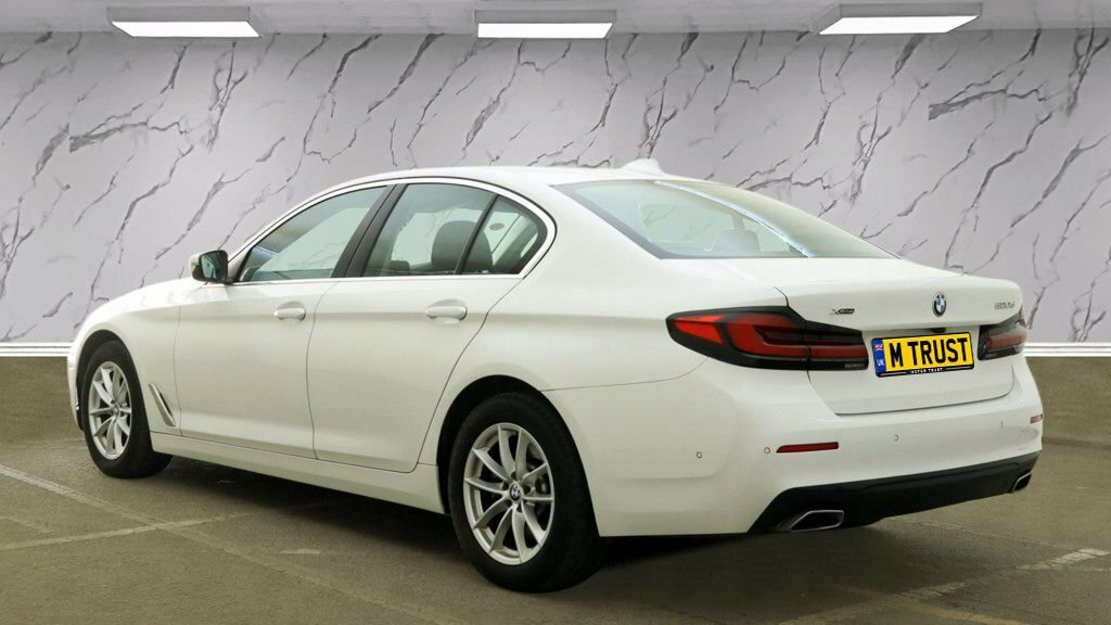 BMW 5 Series 2L Se White #3