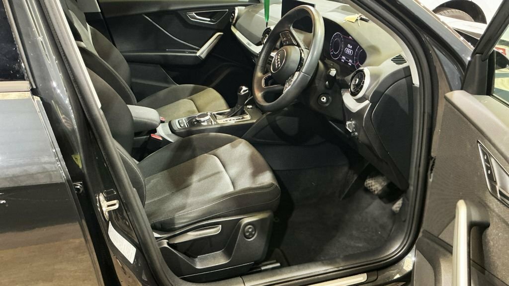 Audi Q2 S Line Black #9
