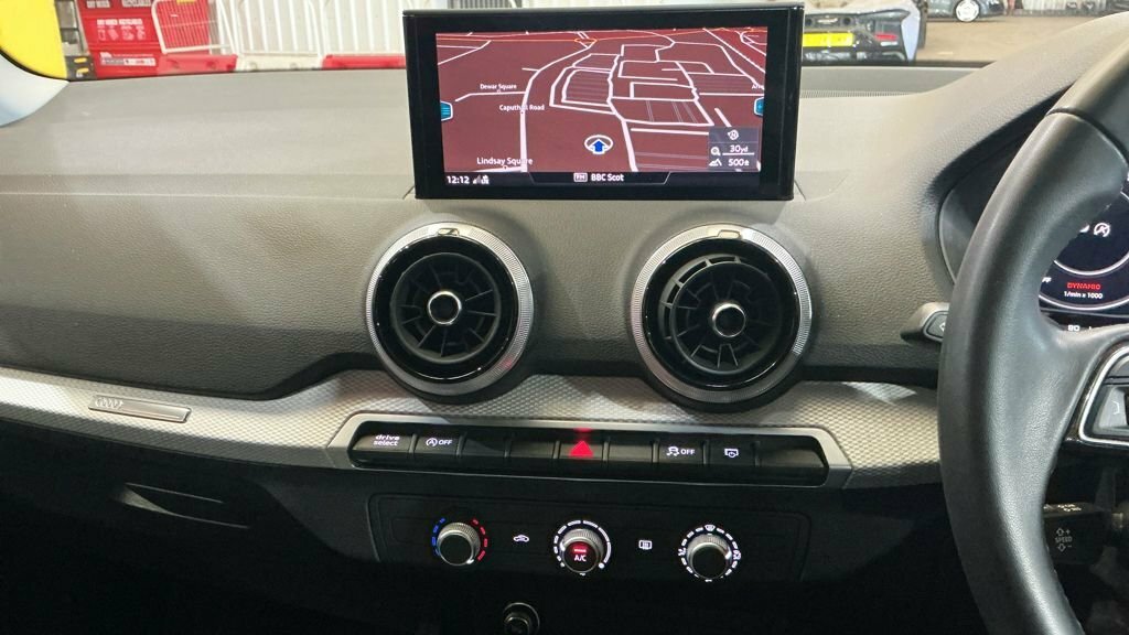 Audi Q2 S Line Black #7