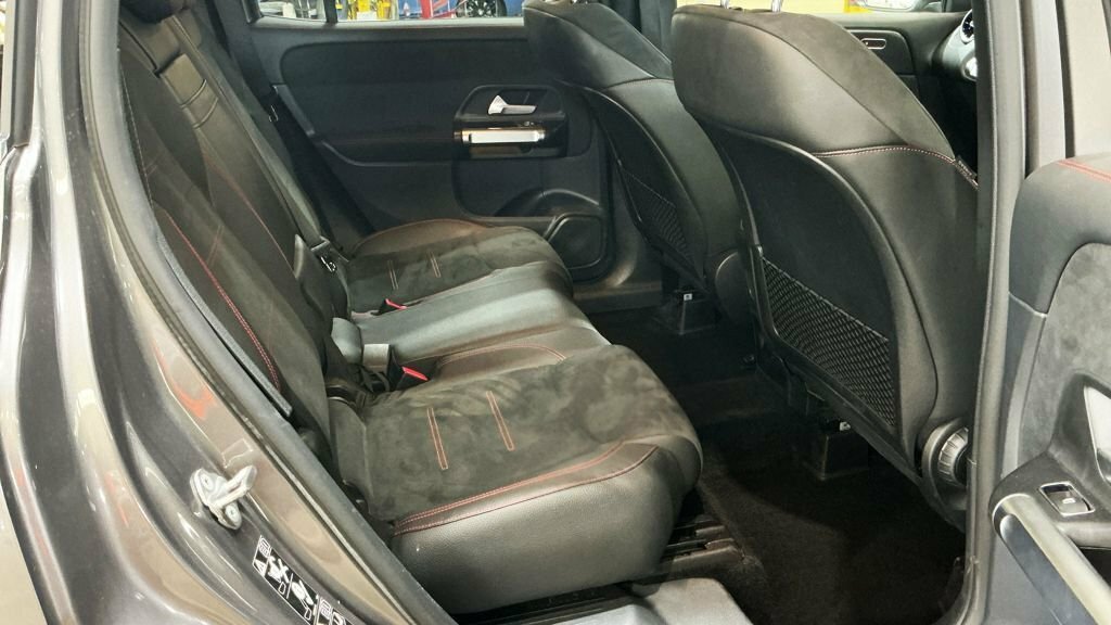 Mercedes-Benz GLB Class Glb 200 Amg Line Premium Black #10