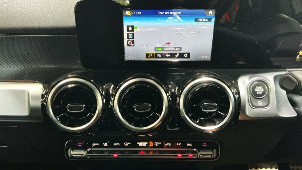 Mercedes-Benz GLB Class Glb 200 Amg Line Premium Black #7