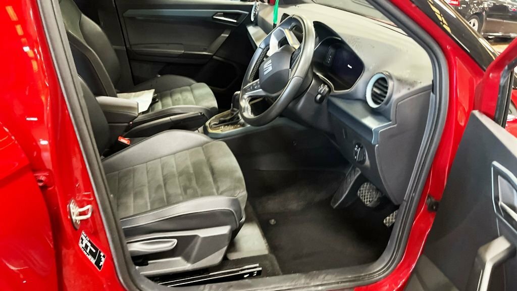 Seat Arona Se Technology White #9