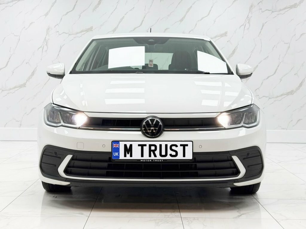 Volkswagen Polo 1L Life MV72ZPZ White #2