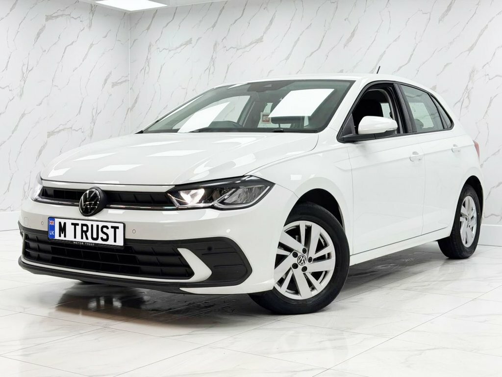 Volkswagen Polo 1L Life MV72ZPZ White #4