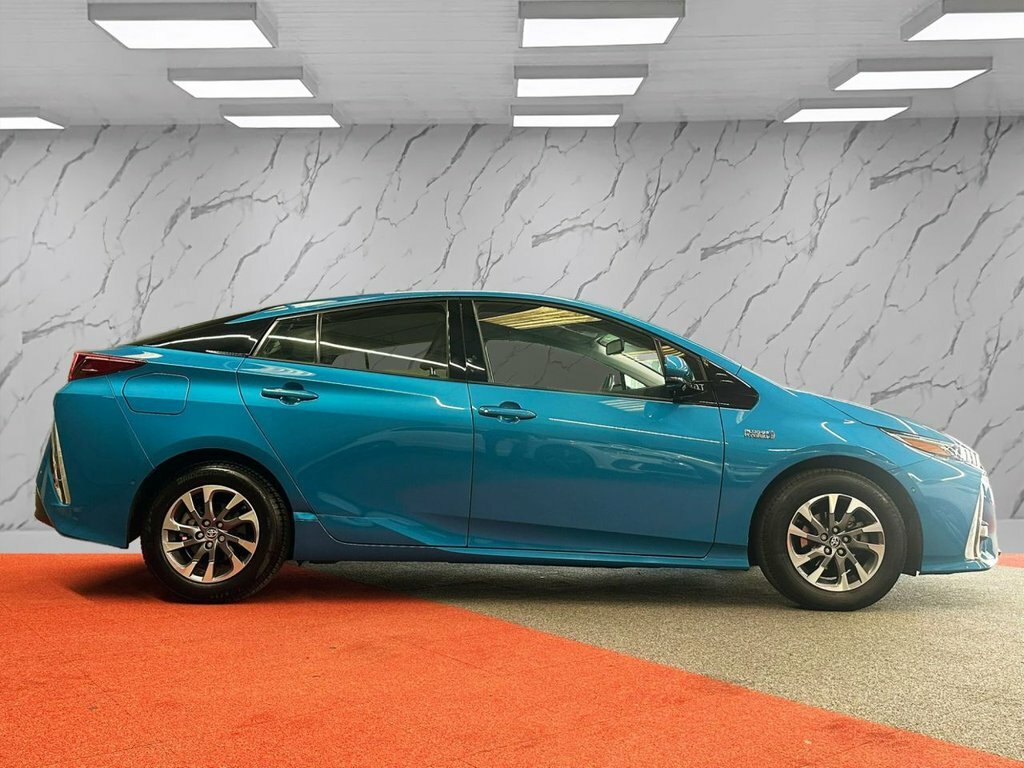 Toyota Prius Hatchback Black #9