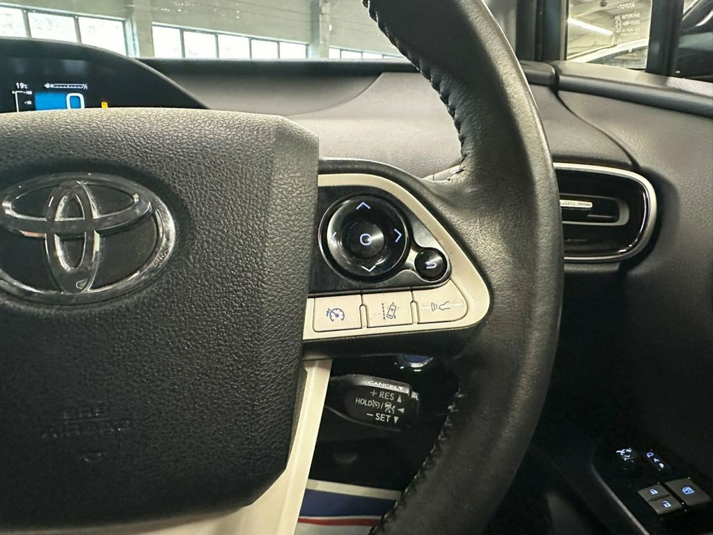 Toyota Prius Hatchback Black #17