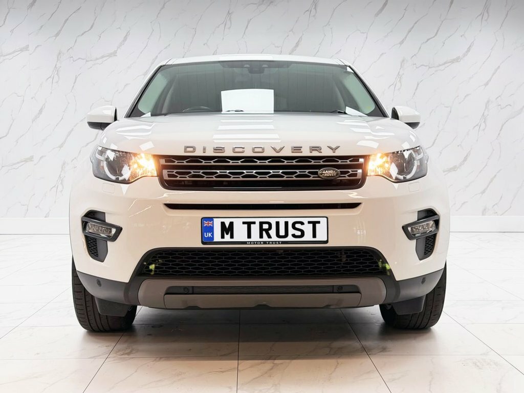 Land Rover Discovery Sport 2L Se Tech GX19TXL White #2