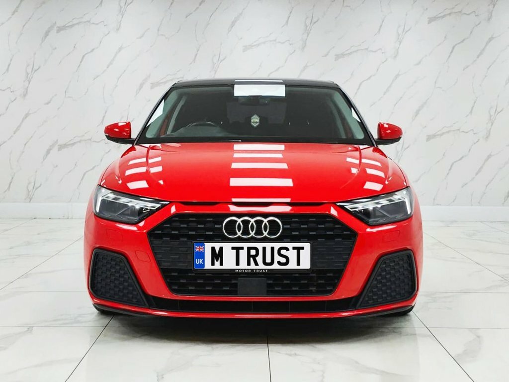 Audi A1 1L Technik MT70KBE Red #3