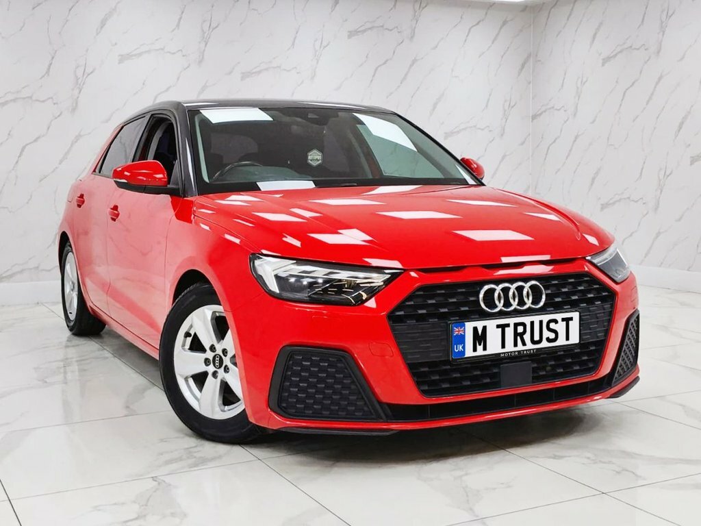 Audi A1 1L Technik MT70KBE Red #4
