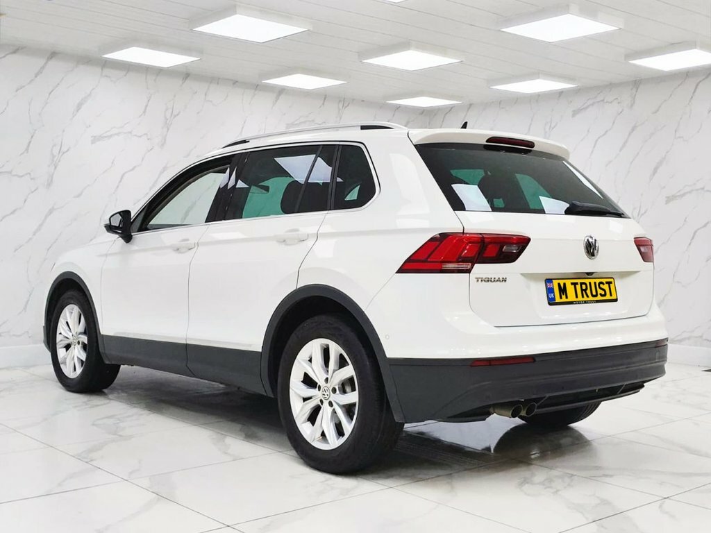 Volkswagen Tiguan 1.5L Match White #6