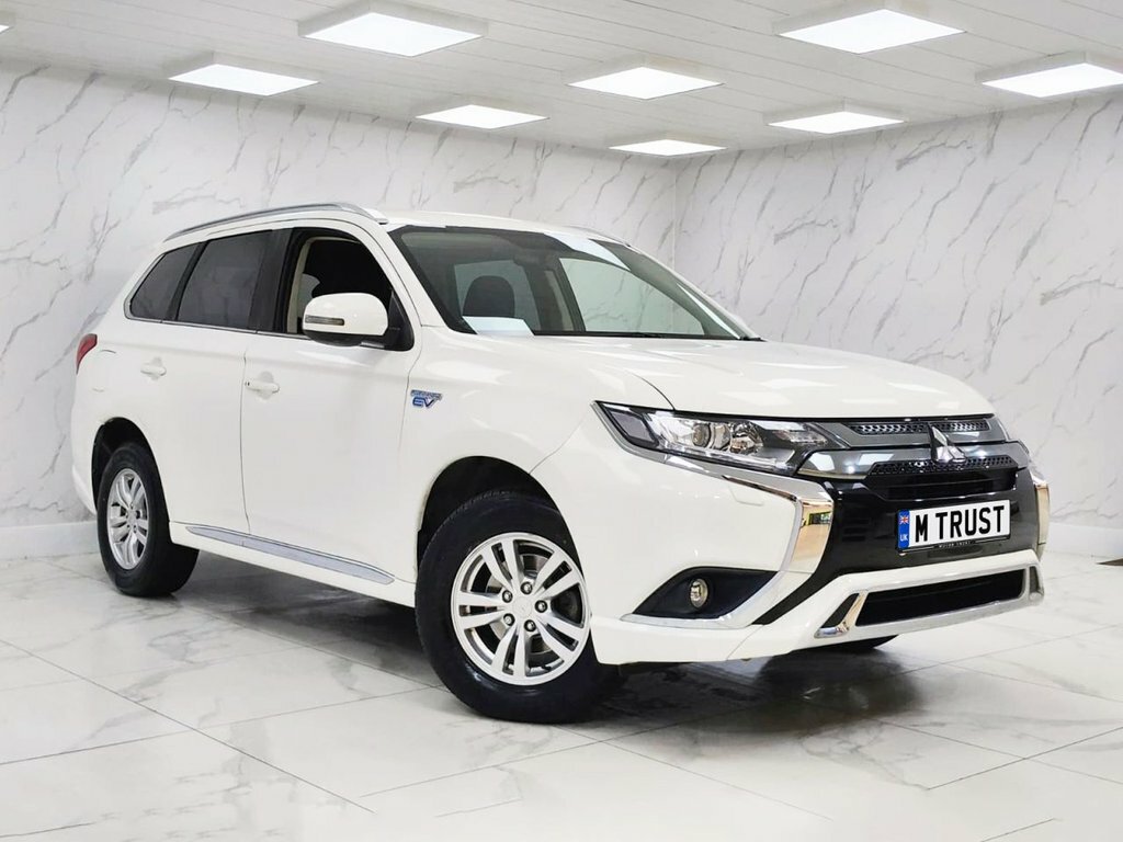 Mitsubishi Outlander 2.4L Verve White #4