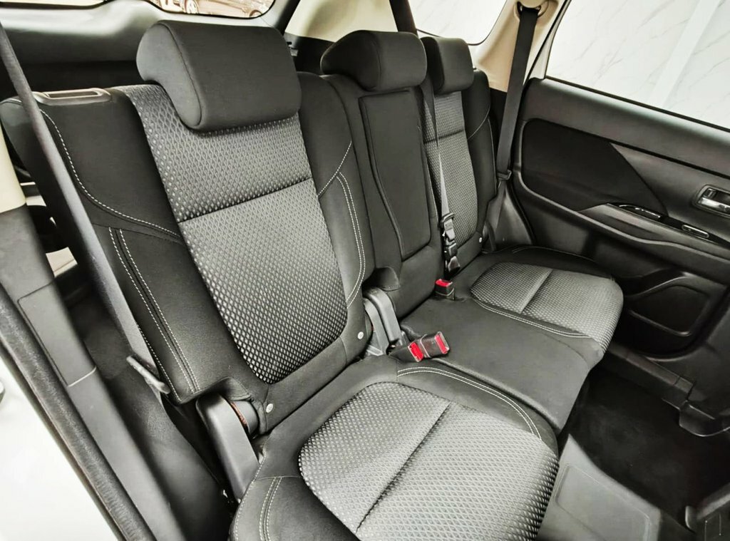 Mitsubishi Outlander 2.4L Verve White #6