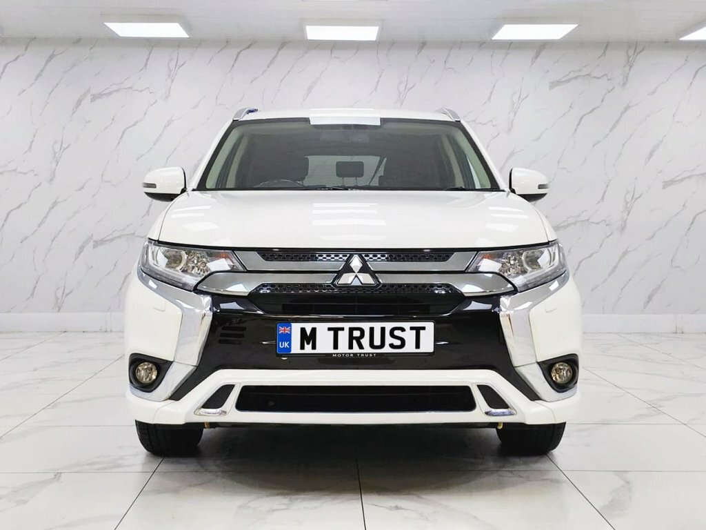 Mitsubishi Outlander 2.4L Verve White #3