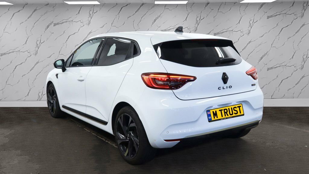 Renault Clio 1.6L E-tech Engineered White #2