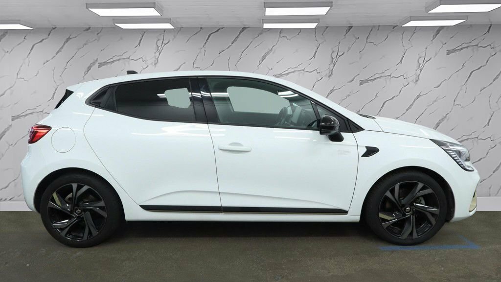 Renault Clio 1.6L E-tech Engineered White #4
