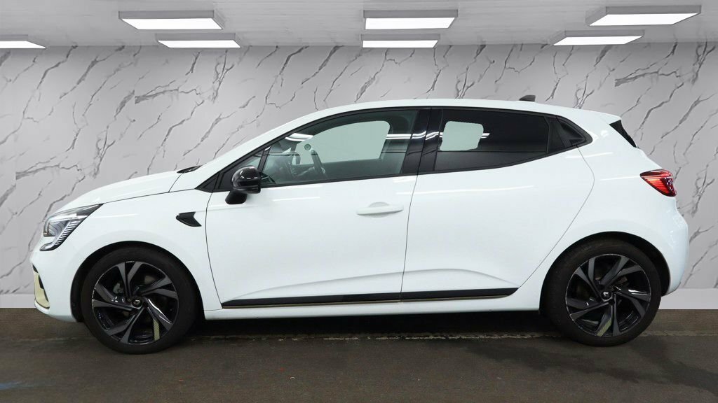 Renault Clio 1.6L E-tech Engineered White #5