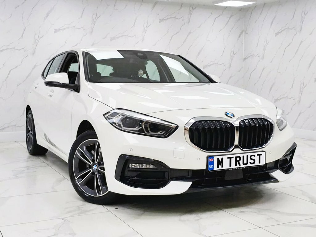 BMW 1 Series 1.5L Sport LJ73DBA White #5