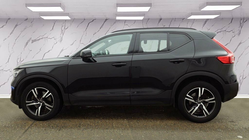 Volvo XC40 2L Plus Black #6