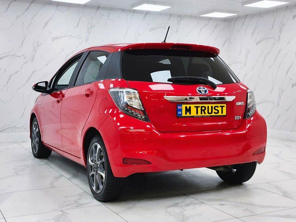 Toyota Yaris 1.5L Trend Red #6