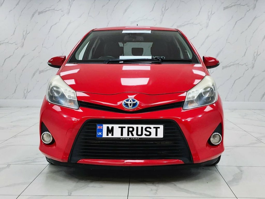 Toyota Yaris 1.5L Trend Red #3