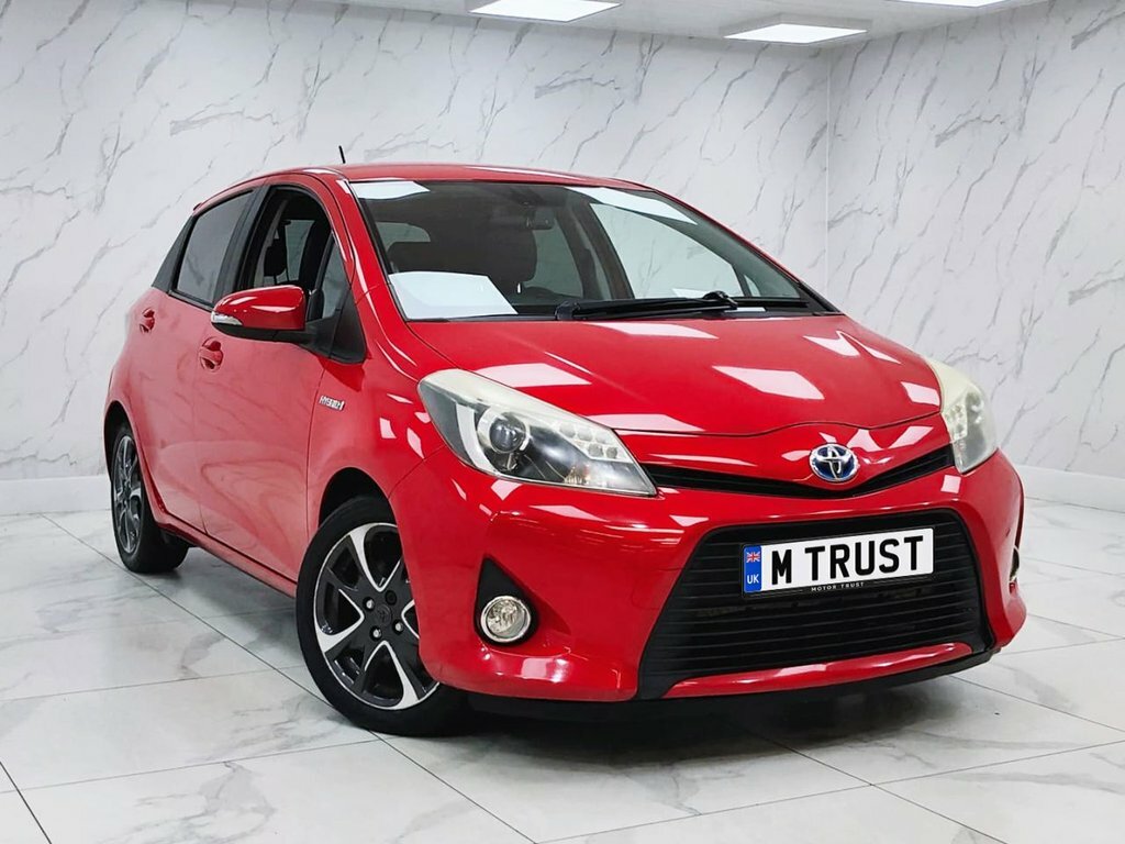 Toyota Yaris 1.5L Trend Red #4