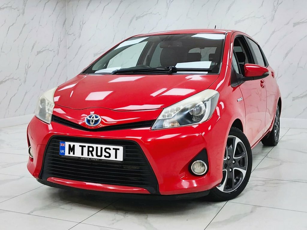 Toyota Yaris 1.5L Trend Red #2