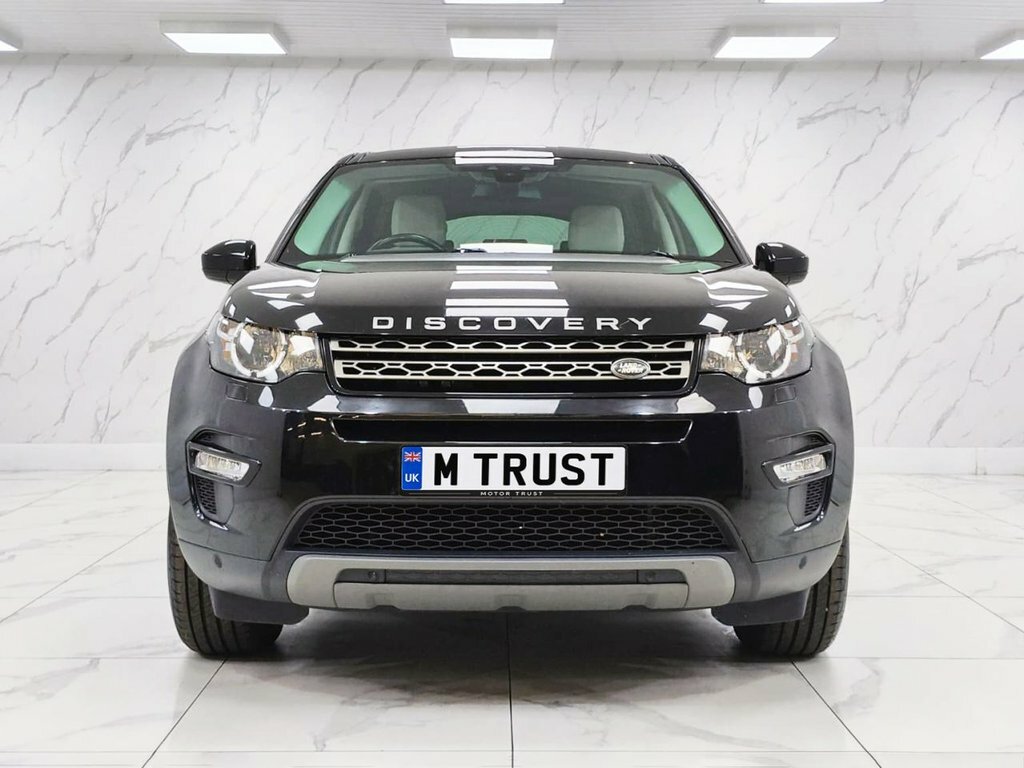 Land Rover Discovery Sport 2L Se Tech SV17UAX Black #3