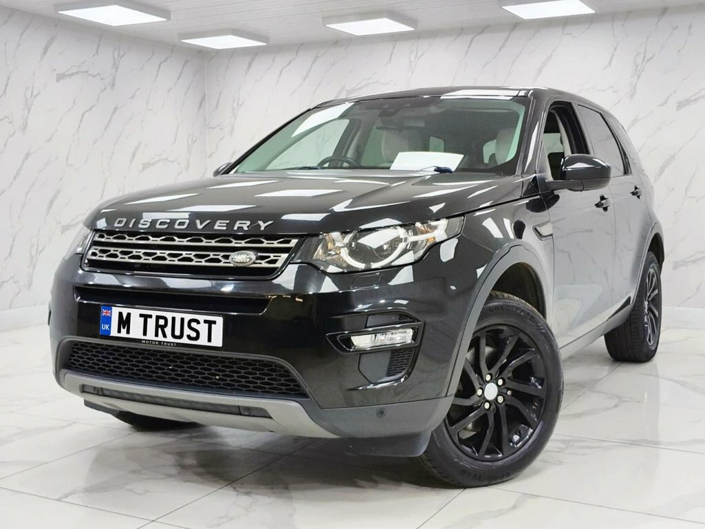 Land Rover Discovery Sport 2L Se Tech SV17UAX Black #2