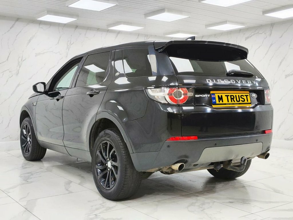 Land Rover Discovery Sport 2L Se Tech SV17UAX Black #6