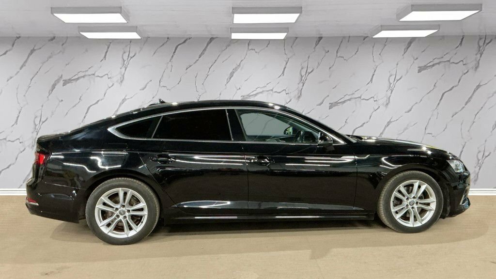 Audi A5 2L Sport Black #4