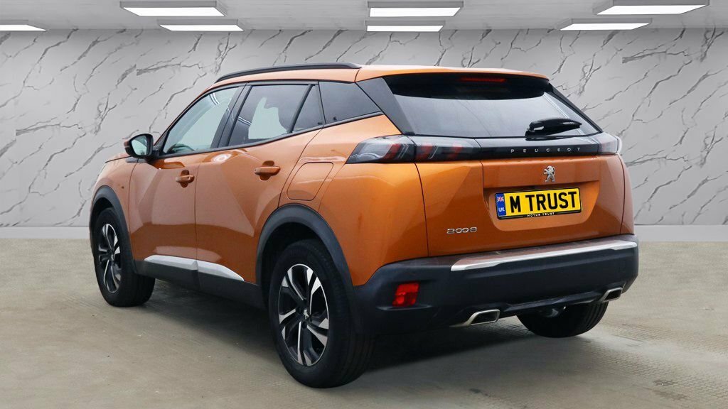 Peugeot 2008 1L Allure Orange #3