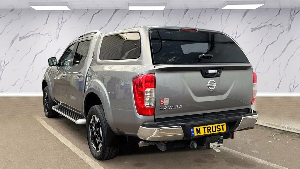 Nissan Navara 2L Tekna Grey #3