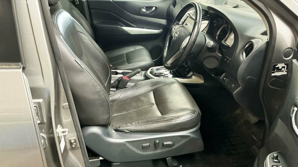 Nissan Navara Dci Tekna Shr Dcb Grey #9