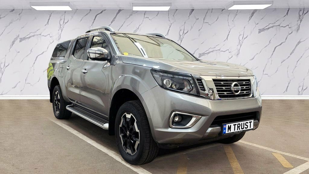Nissan Navara 2L Tekna Grey #2