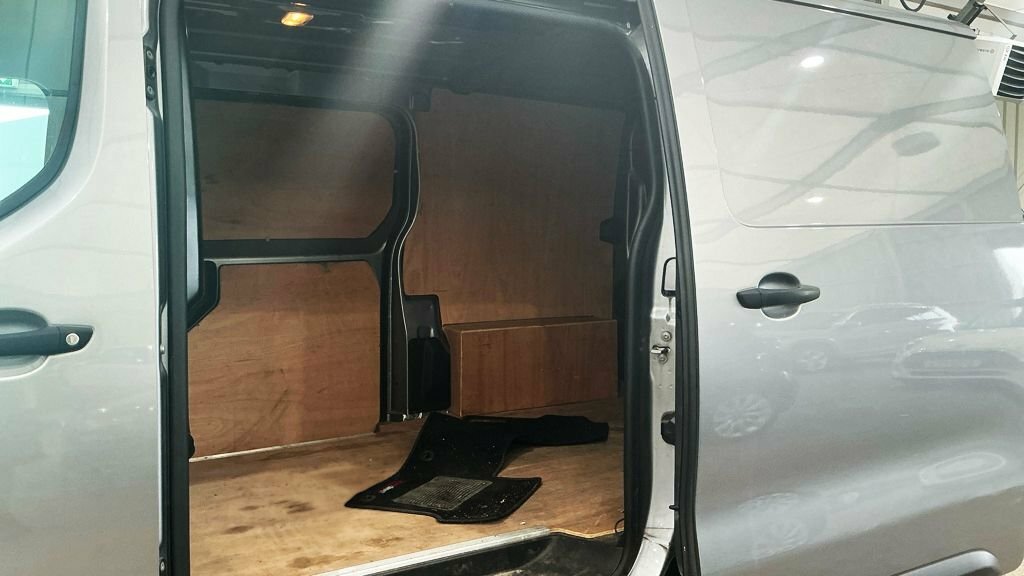Citroen Dispatch 1.5L XL 1000 Enterprise Pro Bluehdi Ss 0D 101 Bhp White #9