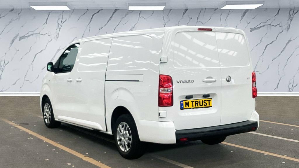 Vauxhall Vivaro 1.5L Sportive White #3