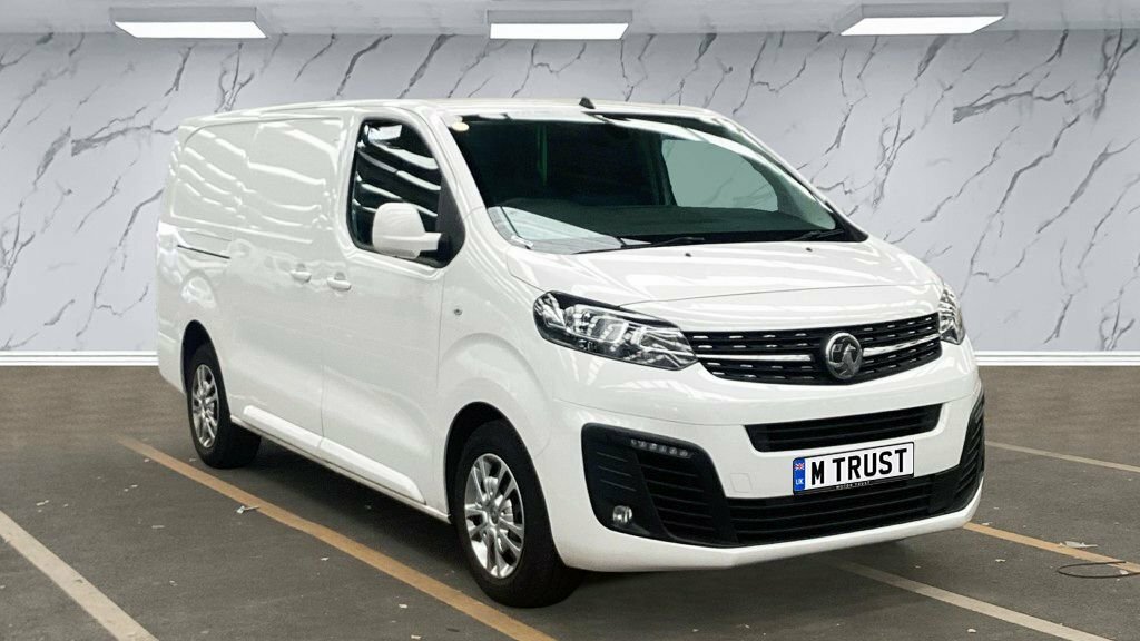 Vauxhall Vivaro 1.5L Sportive White #2