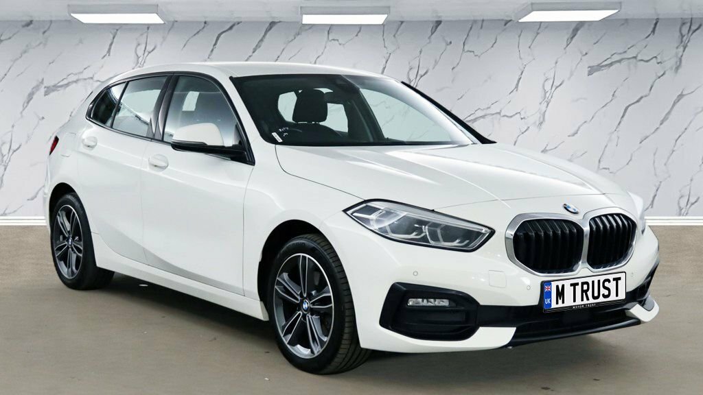 BMW 1 Series 1.5L Sport White #2