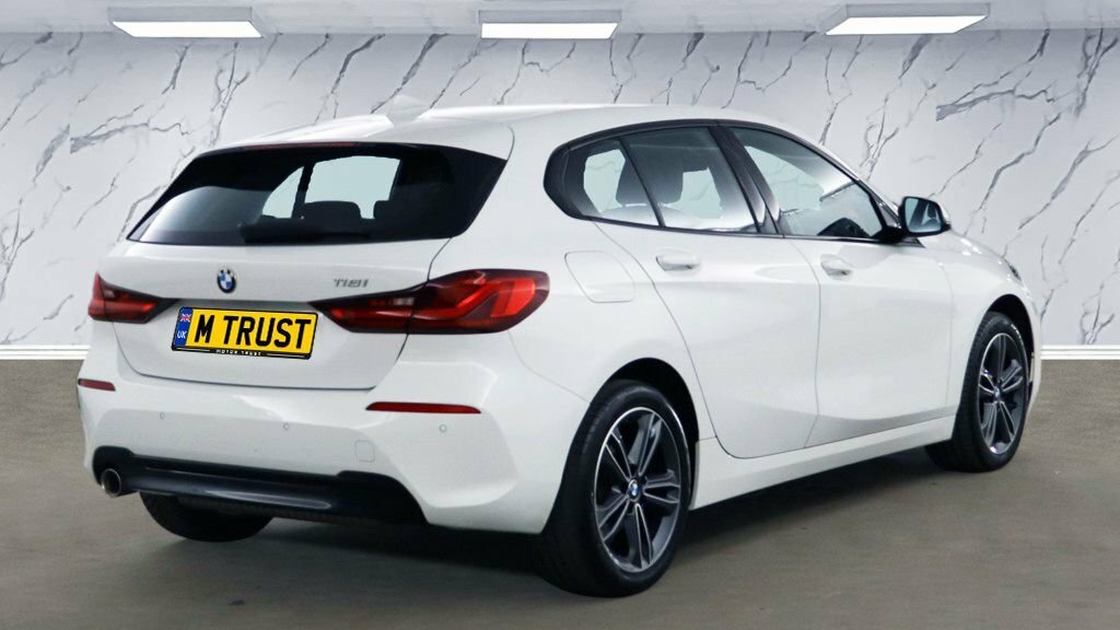 BMW 1 Series 1.5L Sport White #4