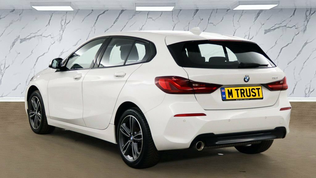 BMW 1 Series 1.5L Sport White #3