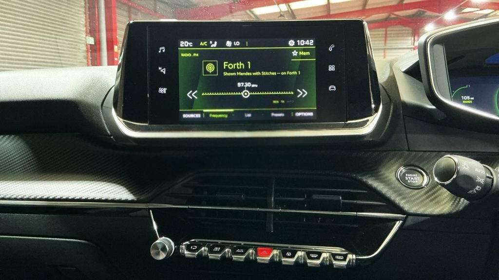 Peugeot 208 1L Allure Premium Black #6
