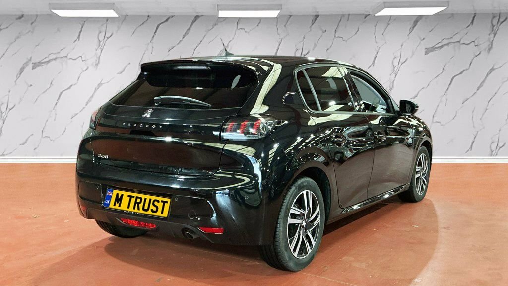 Peugeot 208 1L Allure Premium Black #3