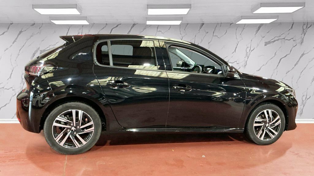 Peugeot 208 1L Allure Premium Black #4