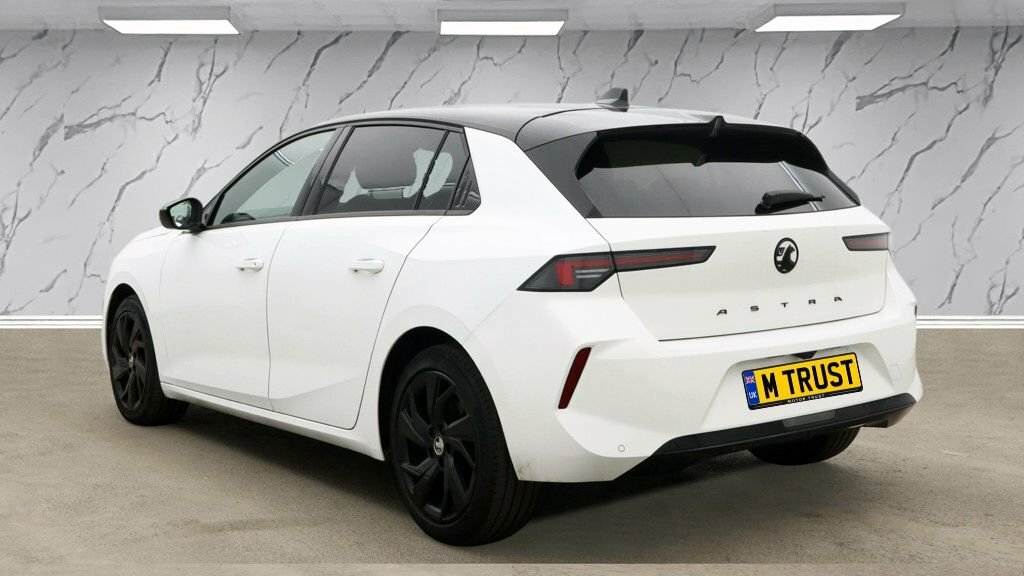 Vauxhall Astra 1.2L Gs White #3