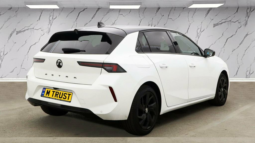 Vauxhall Astra 1.2L Gs White #4