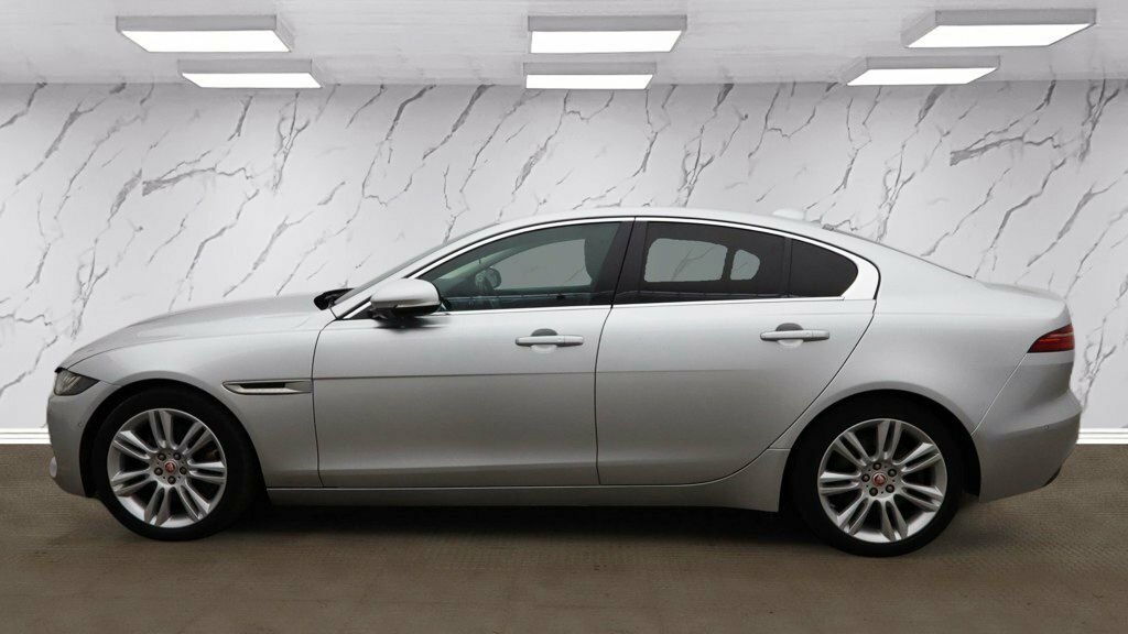 Jaguar XE 2L Se Silver #6