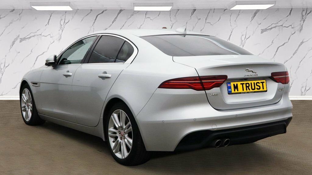 Jaguar XE 2L Se Silver #3
