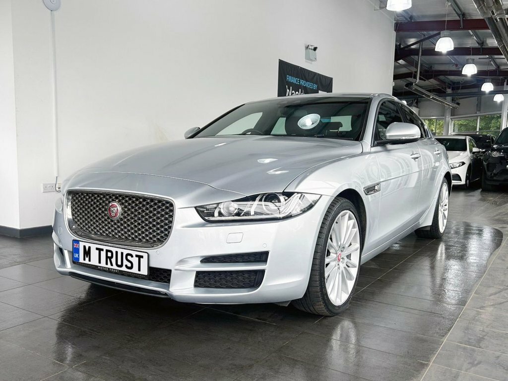 Jaguar XE 2L Portfolio GY18UOB Silver #4
